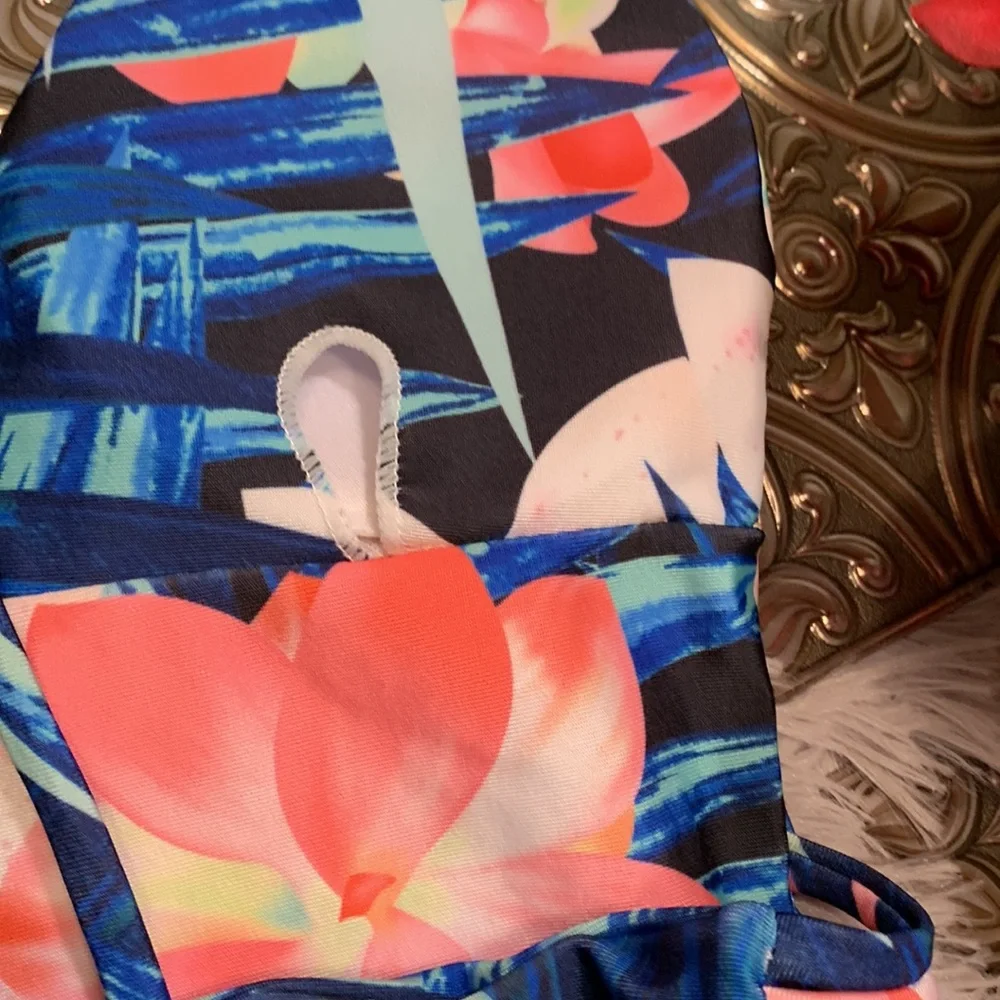 🌹Tropical Low Back Floral One-Piece Swimsuit - Picture 10 of 10